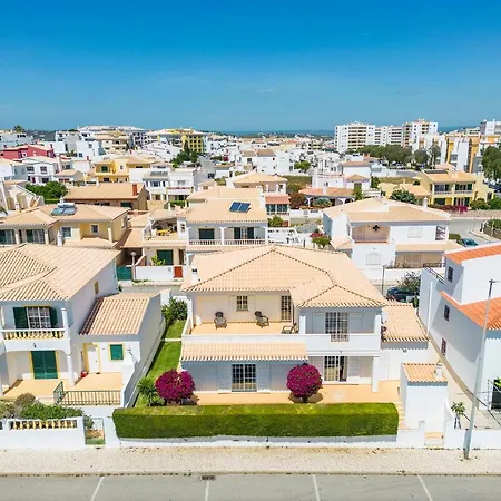 Q - Casa Do Topo * Лагуш